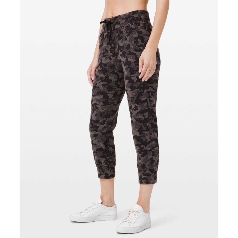 Lululemon Ready to Rulu Jogger Pant in Gray & Black Camo Women's Size 4